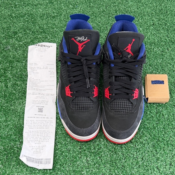 Air Jordan 4 Retro “ Rare Air” Mens size 10. OG Box extra laces & OG receipt